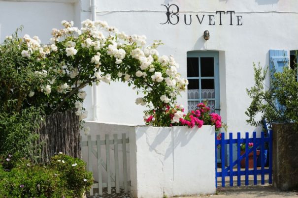 © le gal yannick - crtb - restaurant houat 